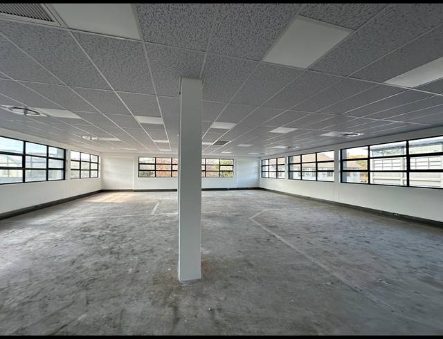 230M² OFFICE TO LET IN DORINGKLOOF